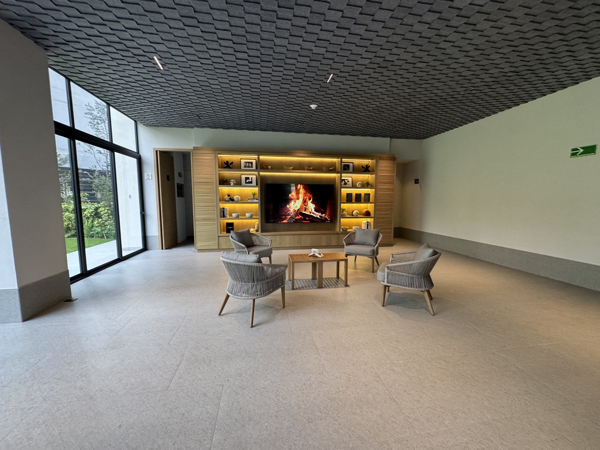 3 of 13: salon de eventos