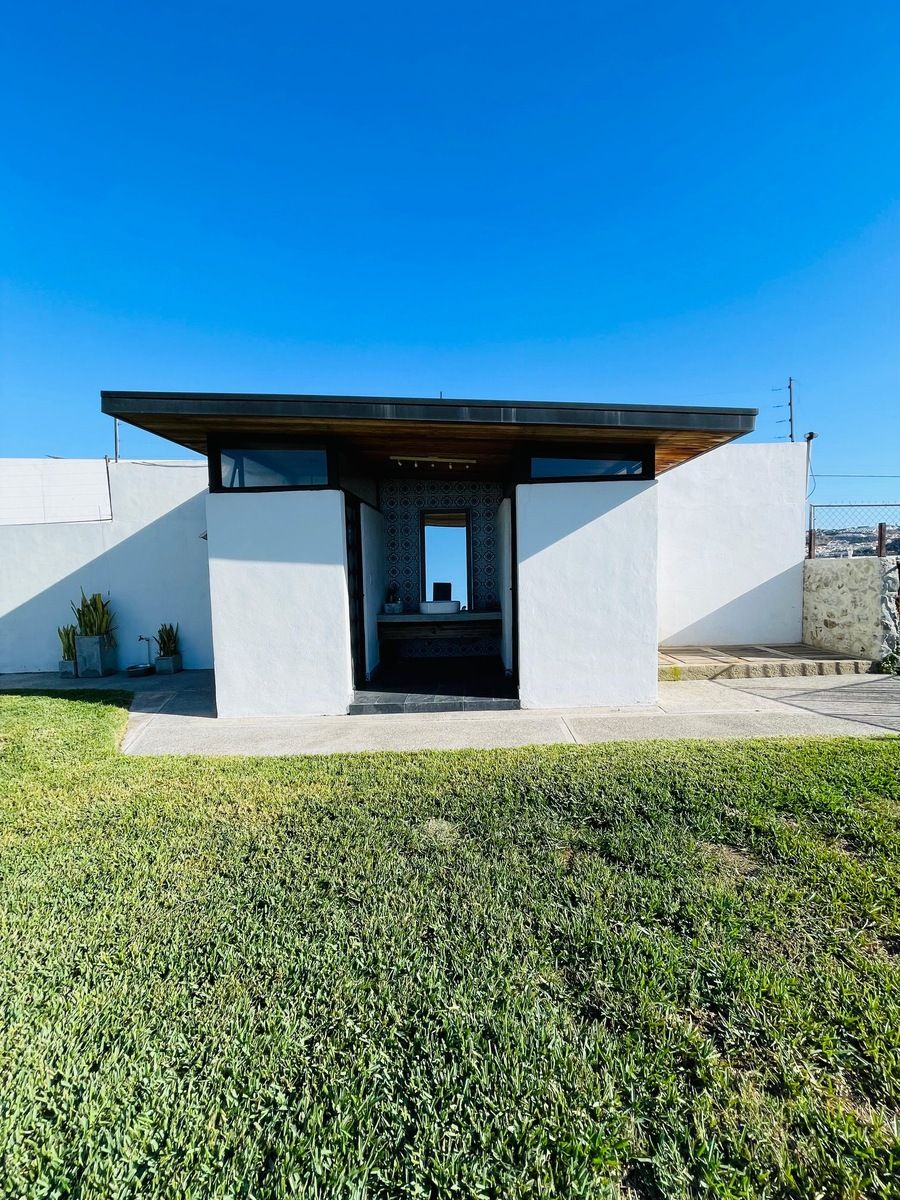 35 de 50: Baños exteriores