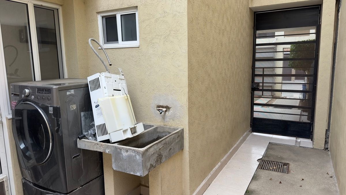 15 de 28: Patio donde se encuentra lavadora/secadora