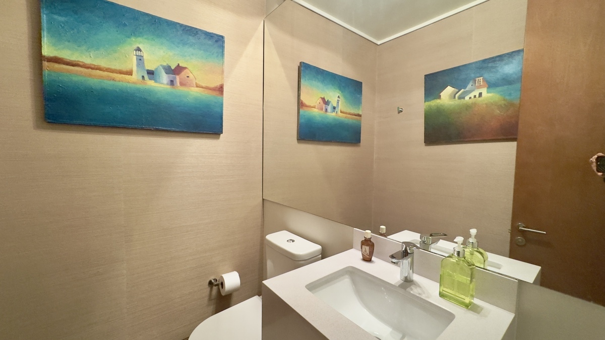 4 de 23: Baño visitas