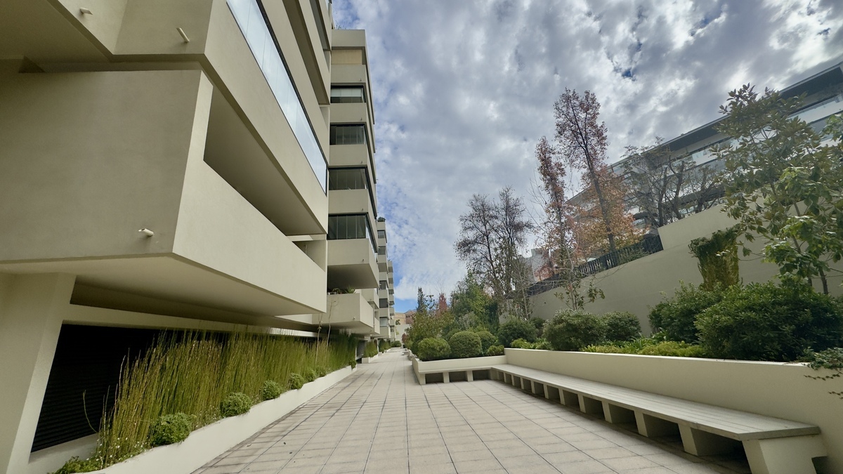 19 de 23: Vista lateral del edificio