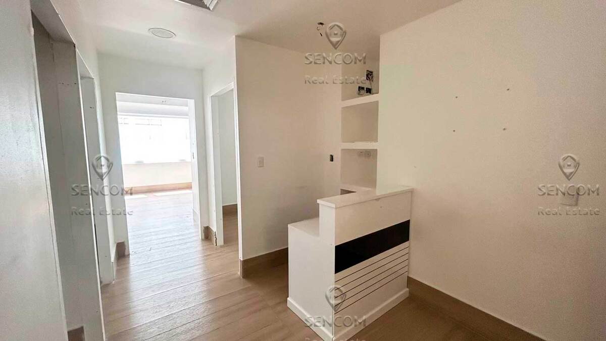 1 de 8: Se alquila el local en Puntacana Village 1