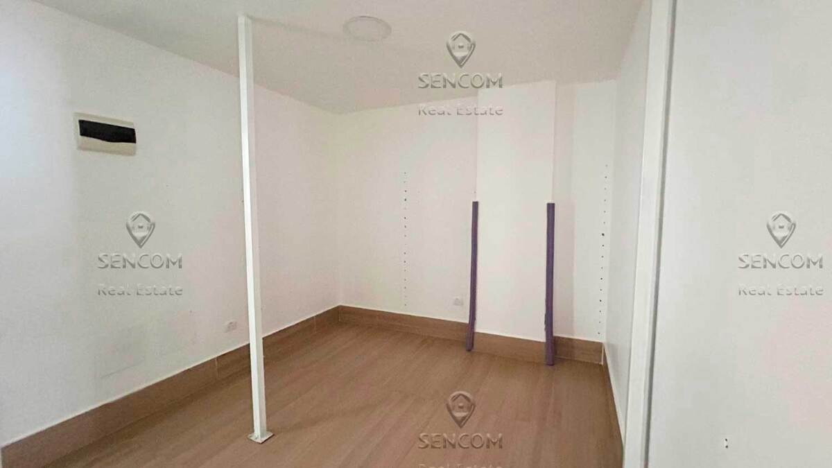 3 de 8: Se alquila el local en Puntacana Village 3