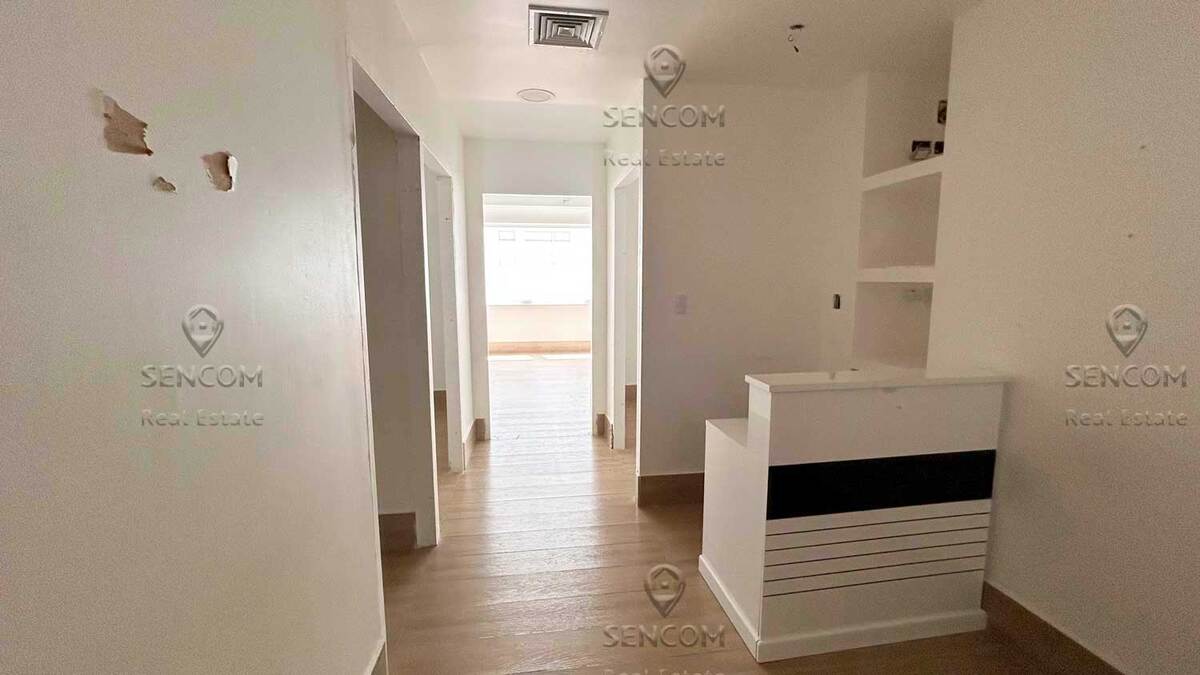 2 de 8: Se alquila el local en Puntacana Village 2