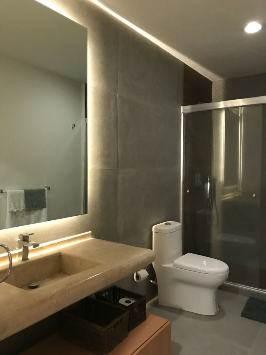 7 de 9: Baños con acabados de lujo