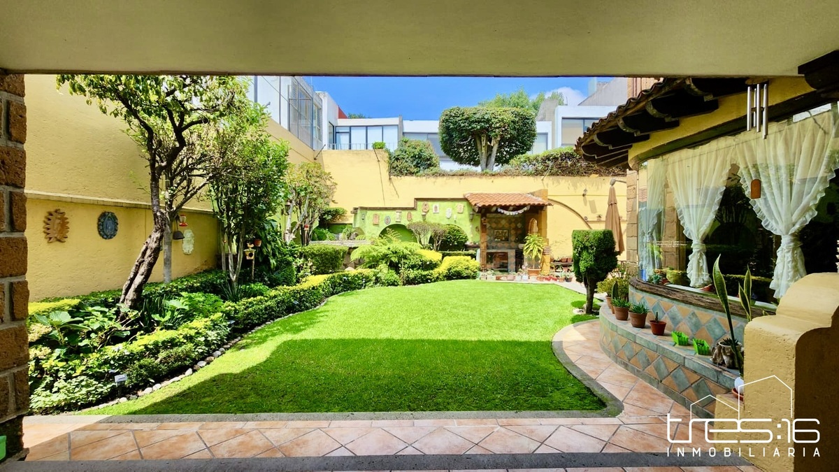 5 of 44: Jardín y área de asador