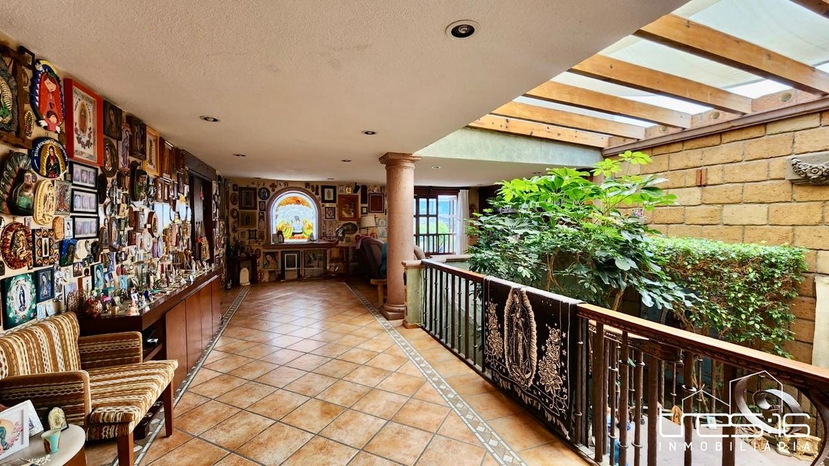 19 of 44: Corredor segundo nivel