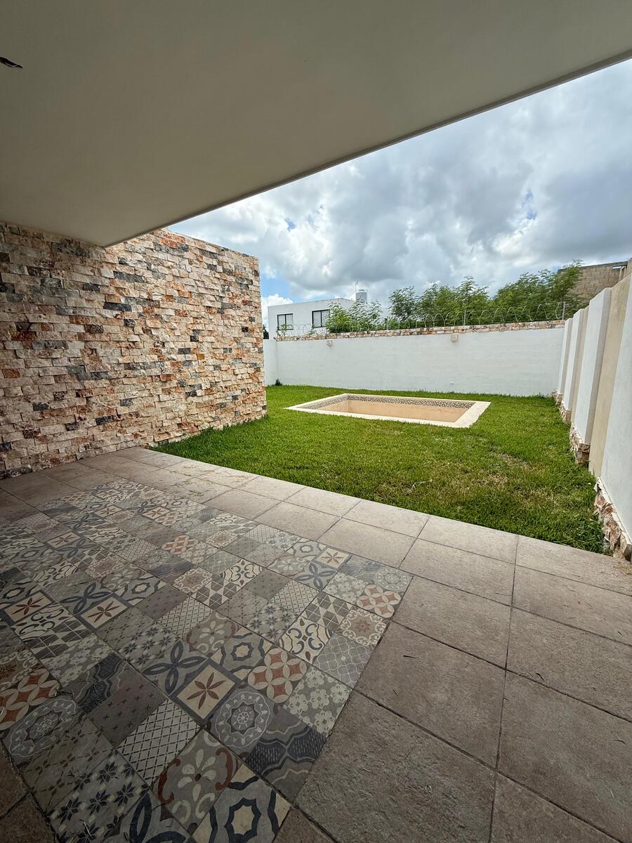 11 de 13: Terraza y Alberca