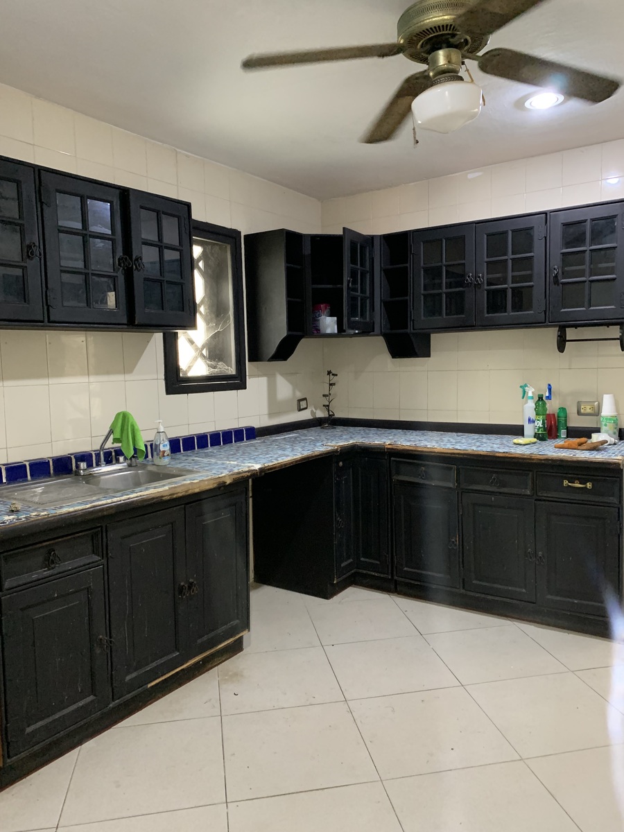 3 of 13: Cocina