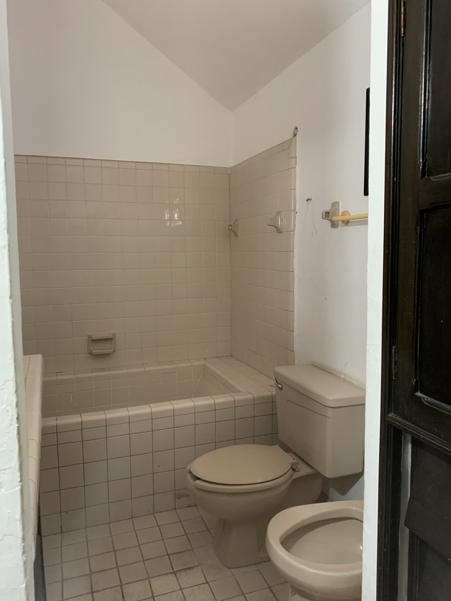 6 de 13: Baño completo PB