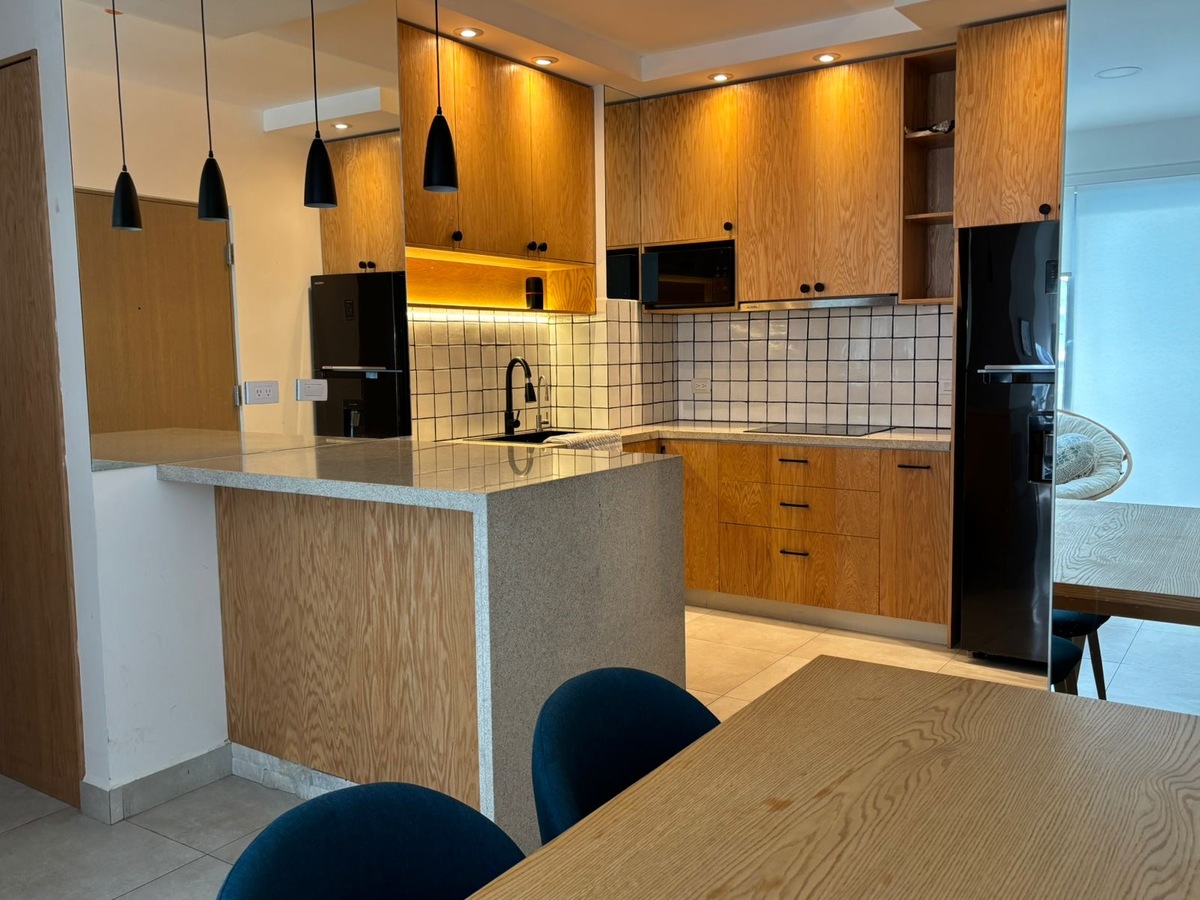2 of 19: Cocina Equipada