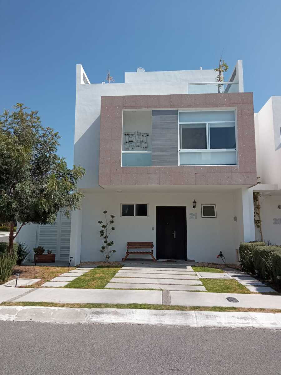 1 of 12: fachada
