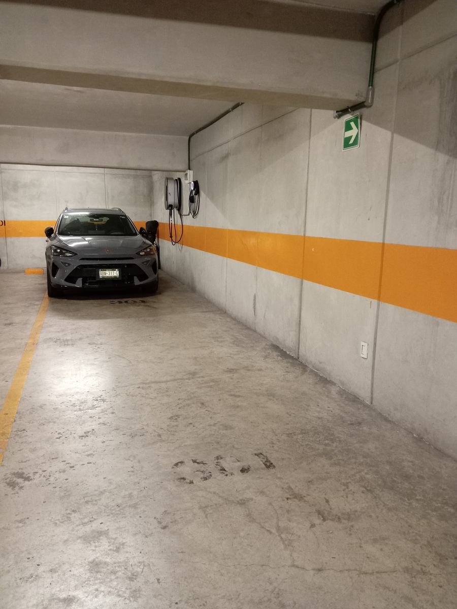 35 de 38: Estacionamiento
