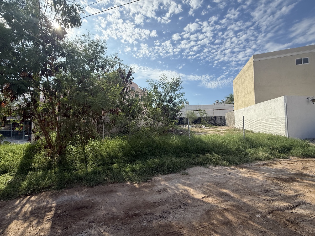 5 de 13: TERRENO FRENTE IZQ
