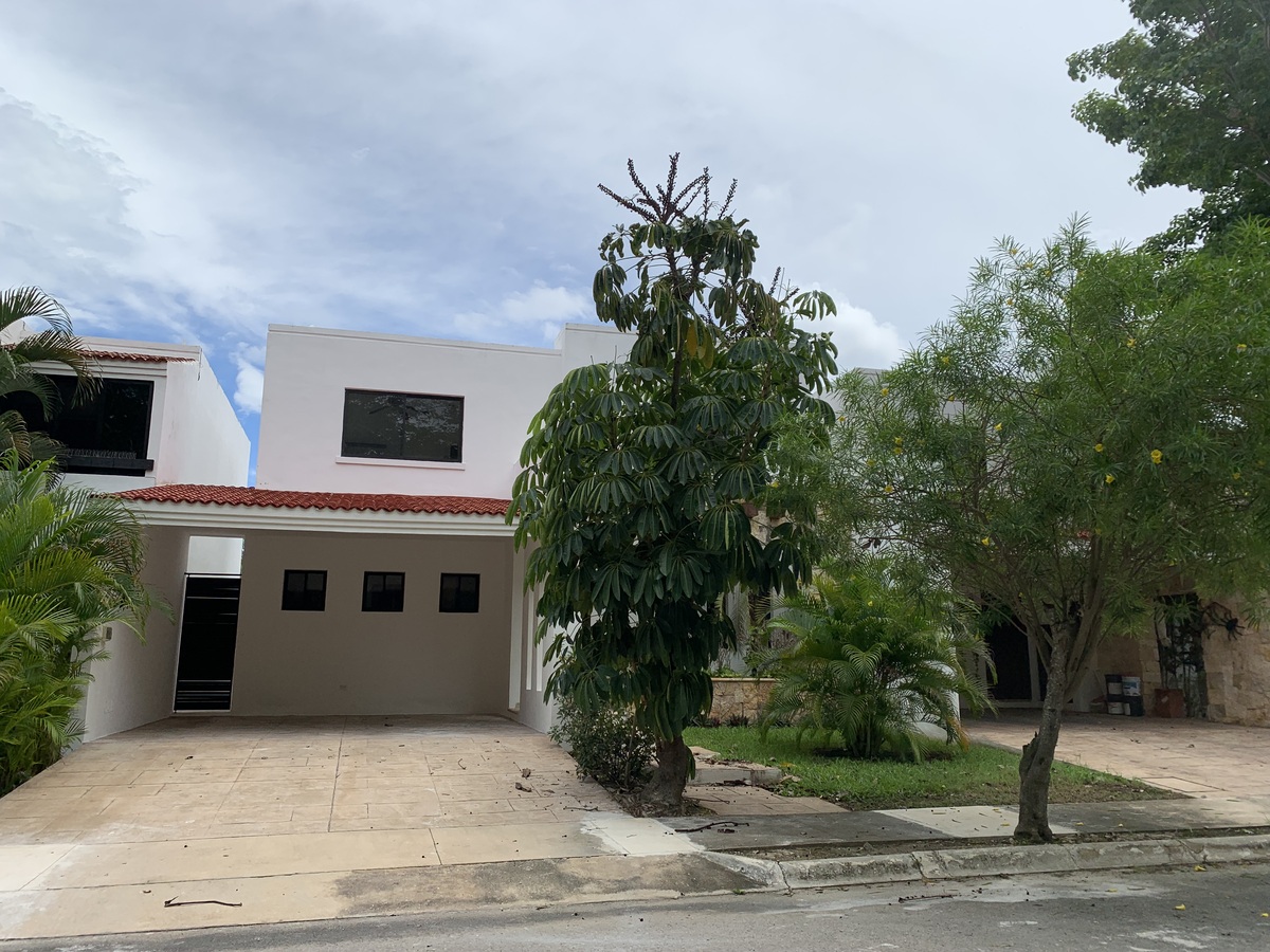 3 of 22: Fachada