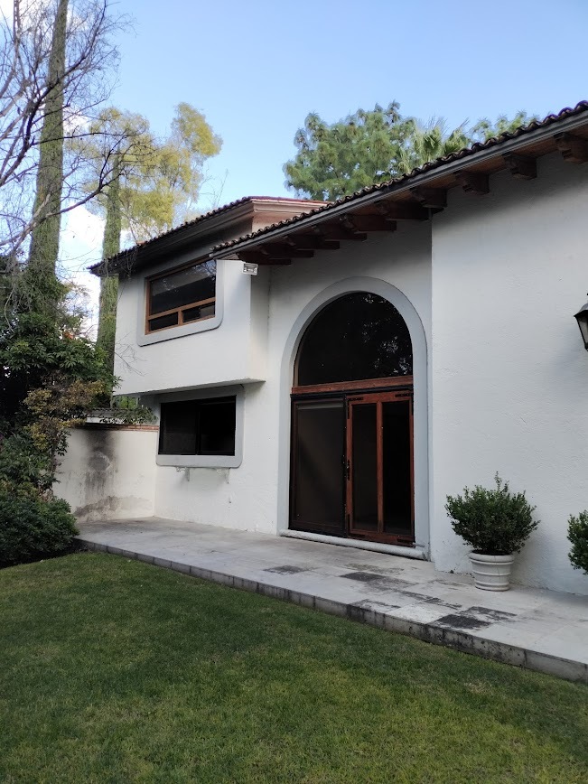 1 de 29: FACHADA POSTERIOR