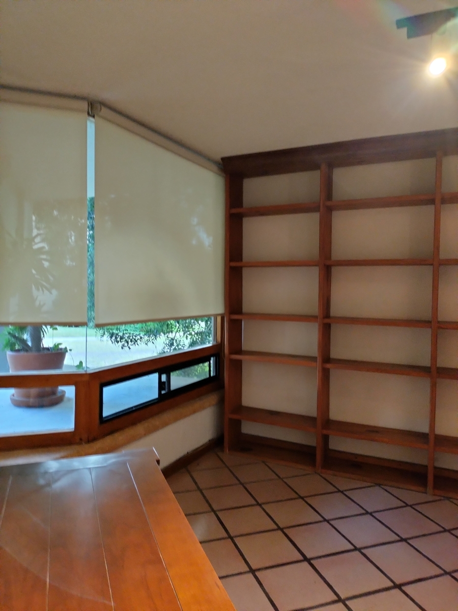 13 de 29: ESTUDIO / BIBLIOTECA