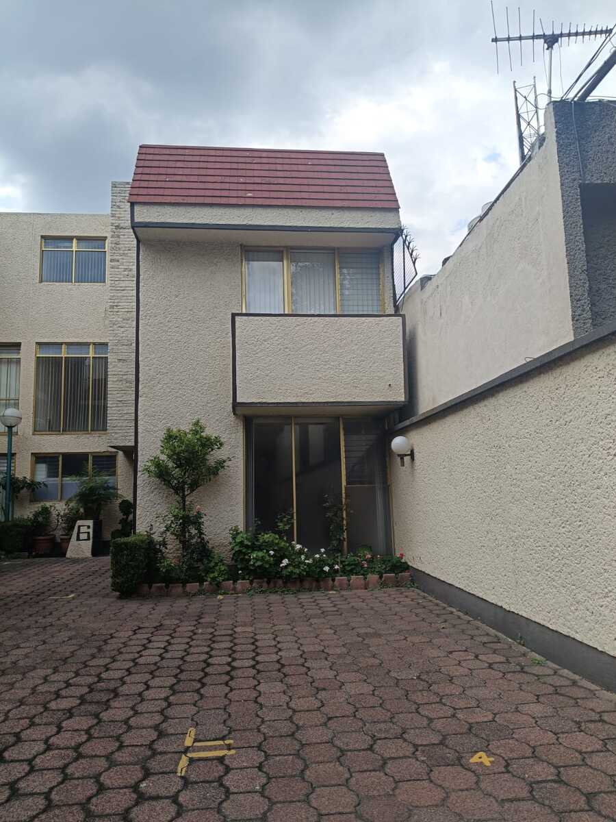 1 of 19: vista de la casa