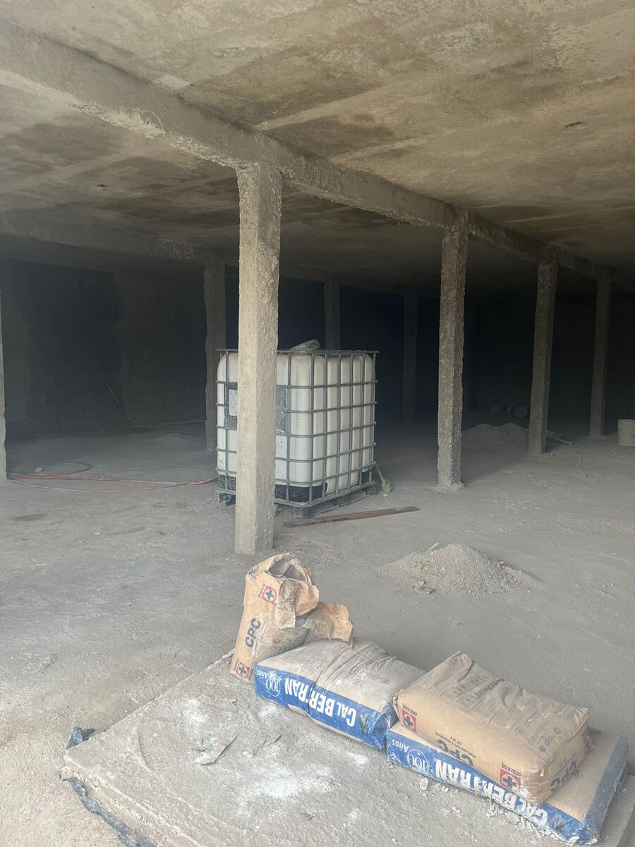3 de 6: Local de 150 m2