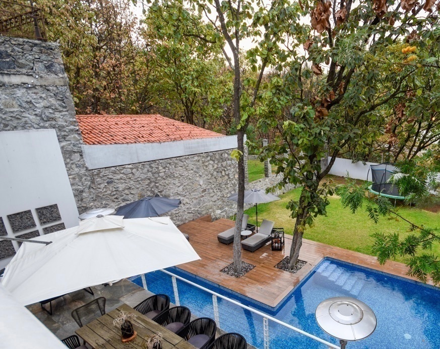 2 of 44: Casa en El Palomar en Venta Alberca