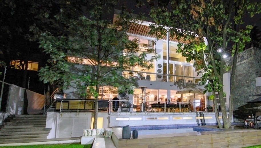 1 of 44: Casa en El Palomar en Venta