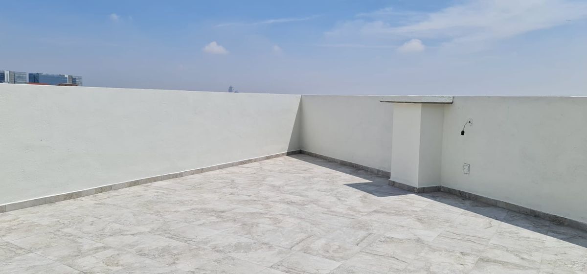 13 of 19: ROOF PRIVADO