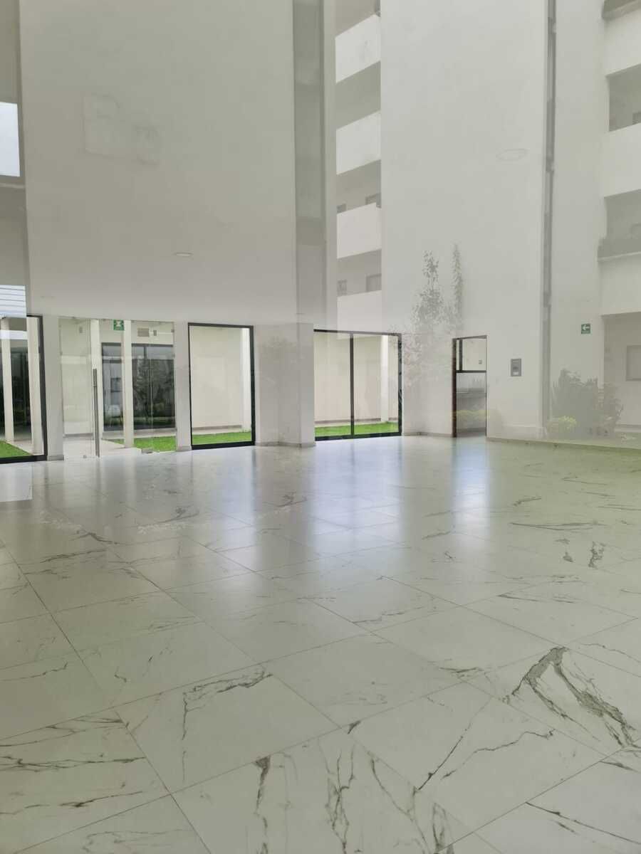 14 of 19: SALON USOS MULTIPLES