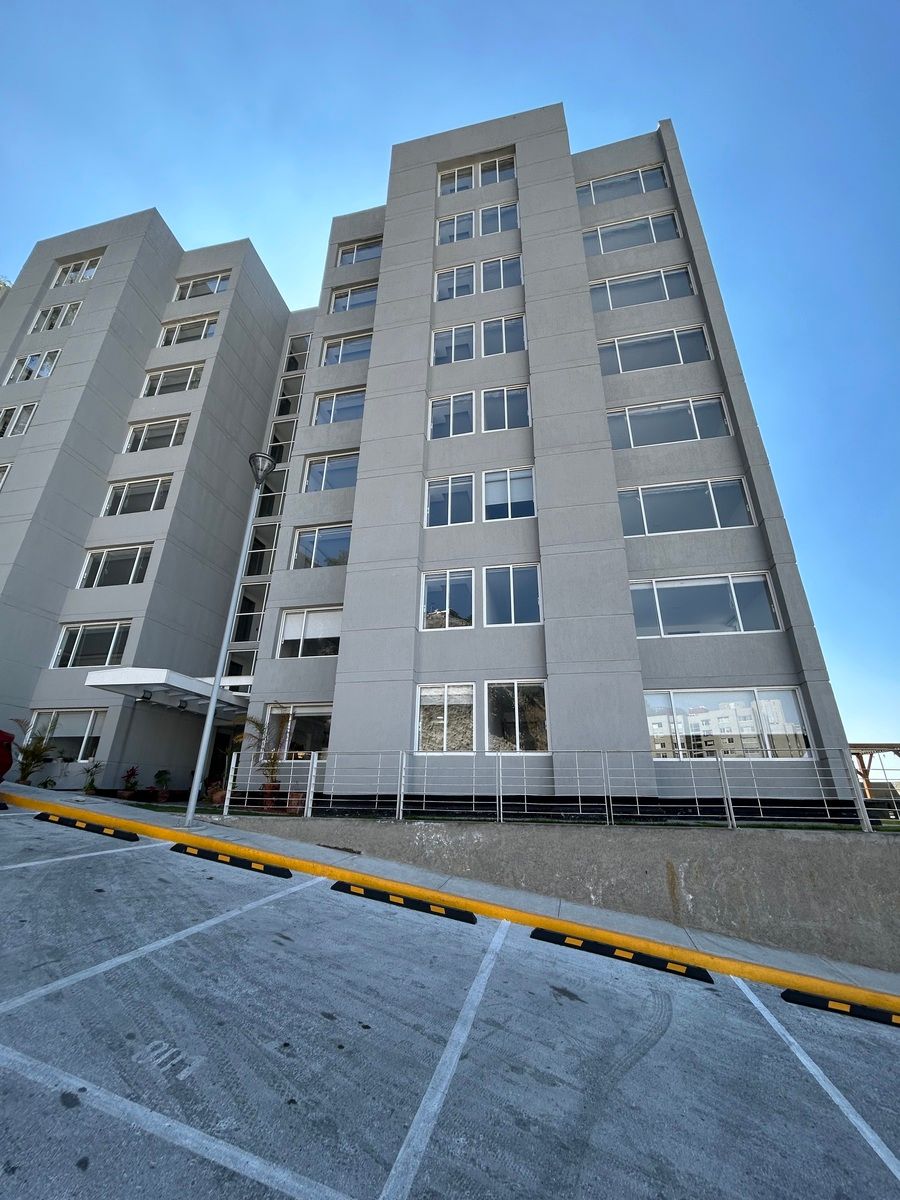 2 de 15: Fachada principal