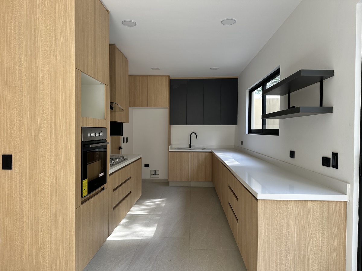 4 of 25: Cocina