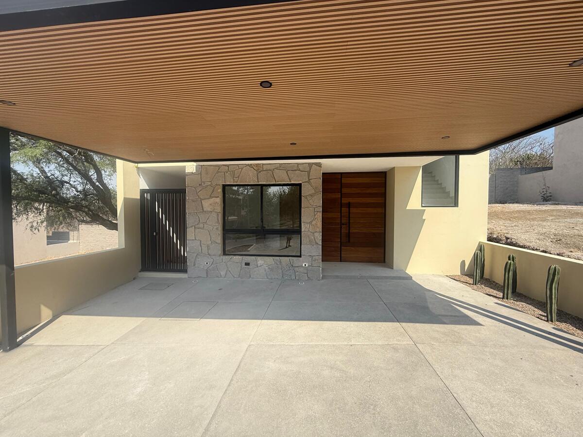 2 of 25: Garage para 2 autos