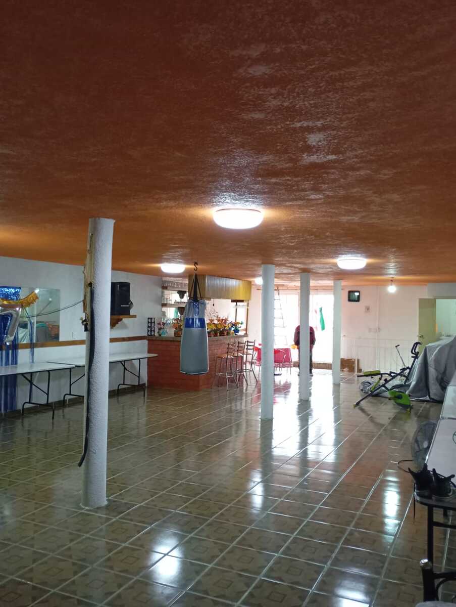 3 of 27: Salón de usos múltiples