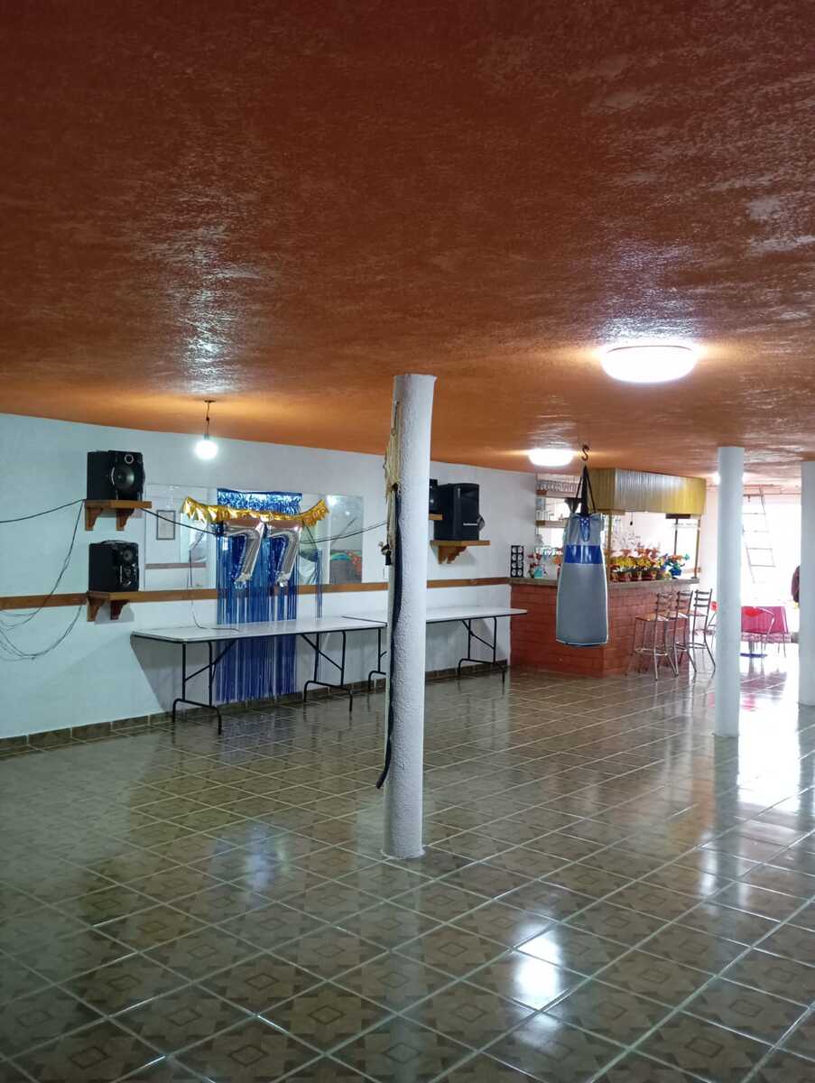 4 of 27: Salón de usos múltiples
