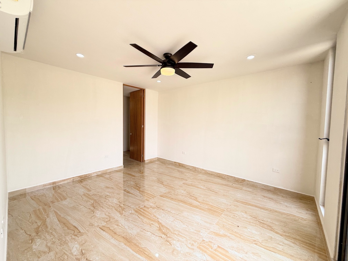12 of 21: habitacion principal