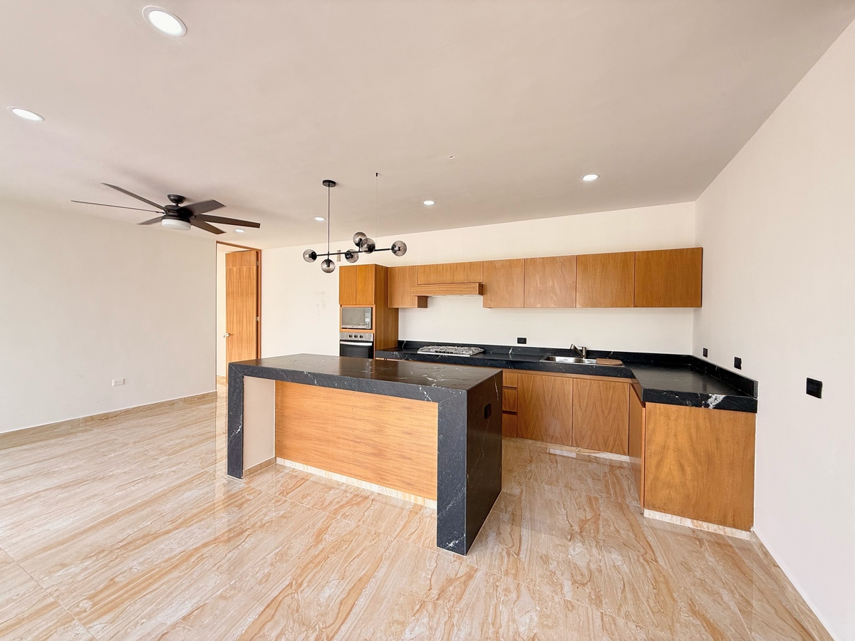 7 of 21: cocina equipada