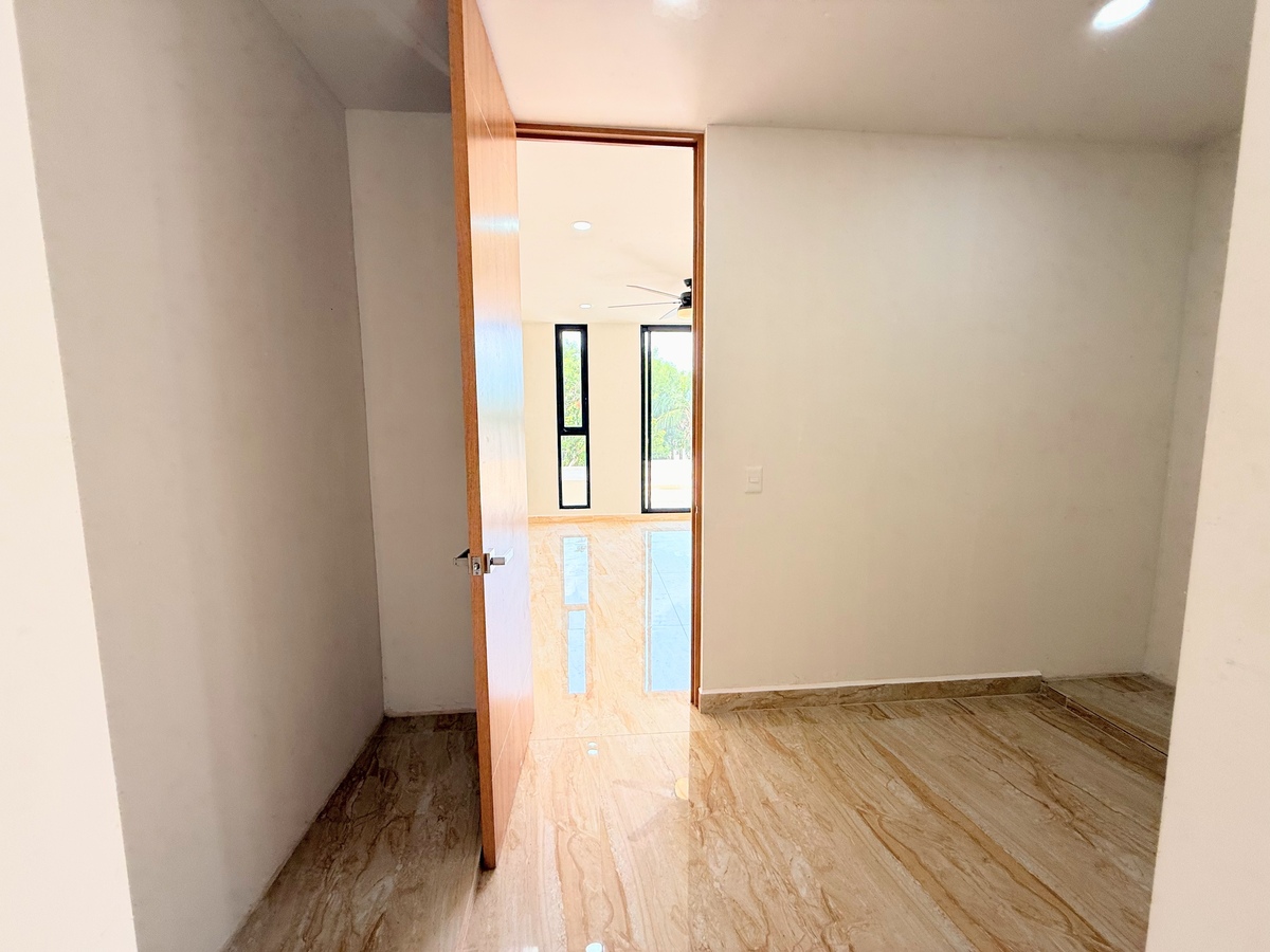 17 of 21: closet