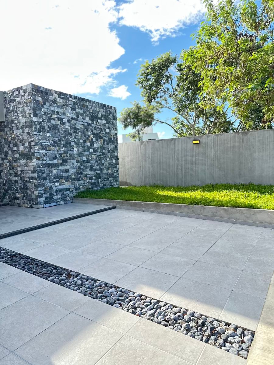 14 de 36: estacionamiento casa