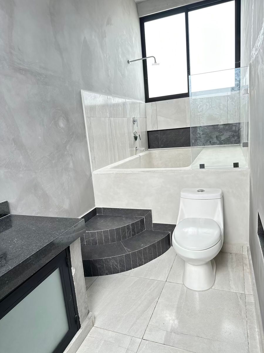 31 de 36: tina baño principal