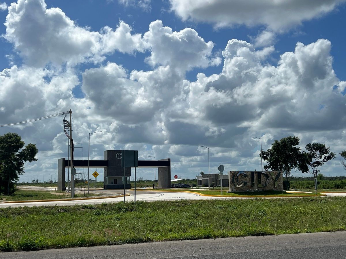 13 de 21: Parque industrial por la zona