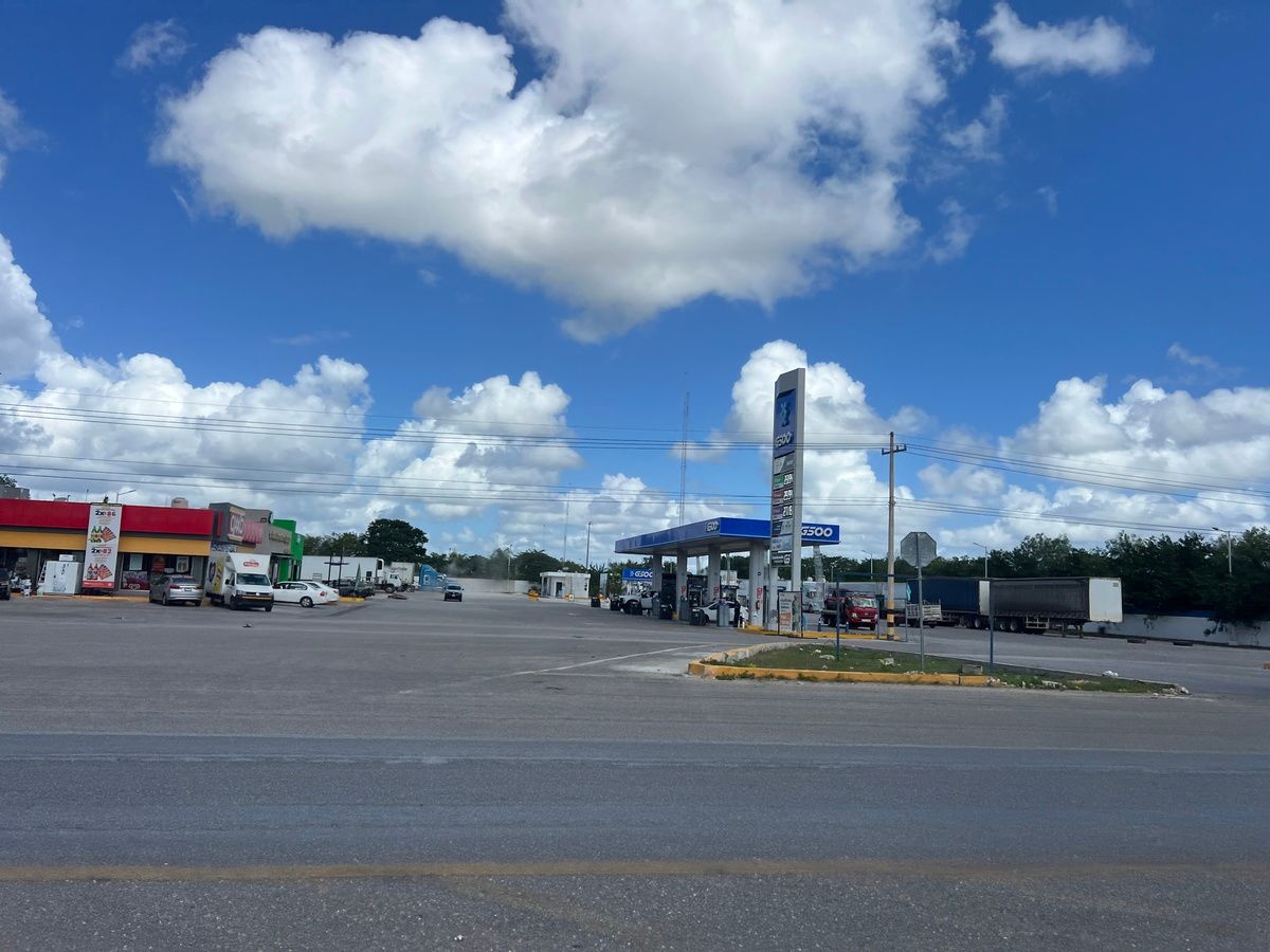 17 de 21: a 11 km de Oxxo y gasolinería rumbo a Hunucmá y Sisal