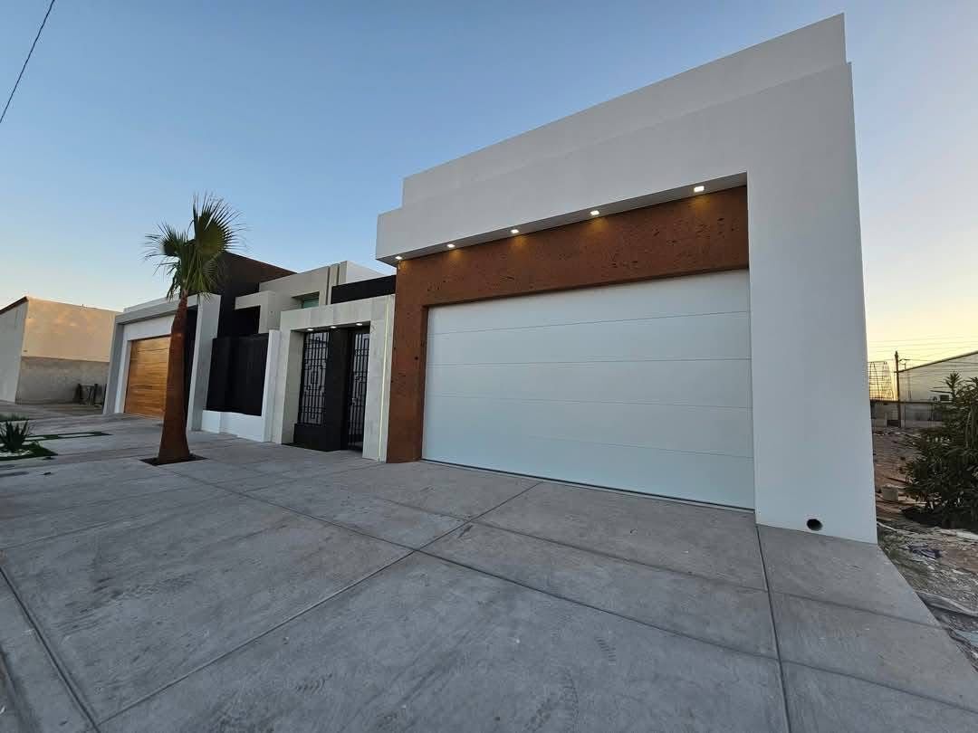 Residencia de Lujo en Venta – Av. Zaragoza entre Calles 22 y 23
