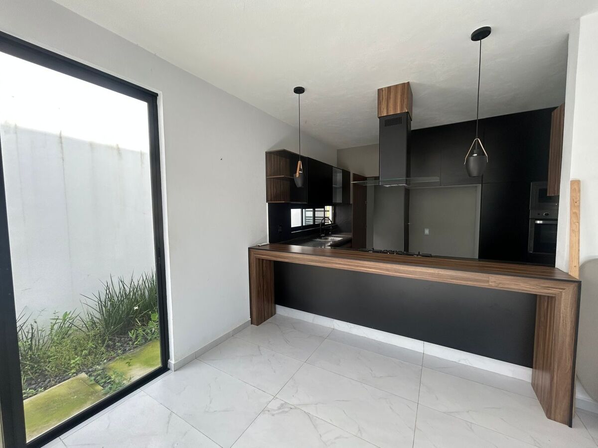 4 of 9: COCINA