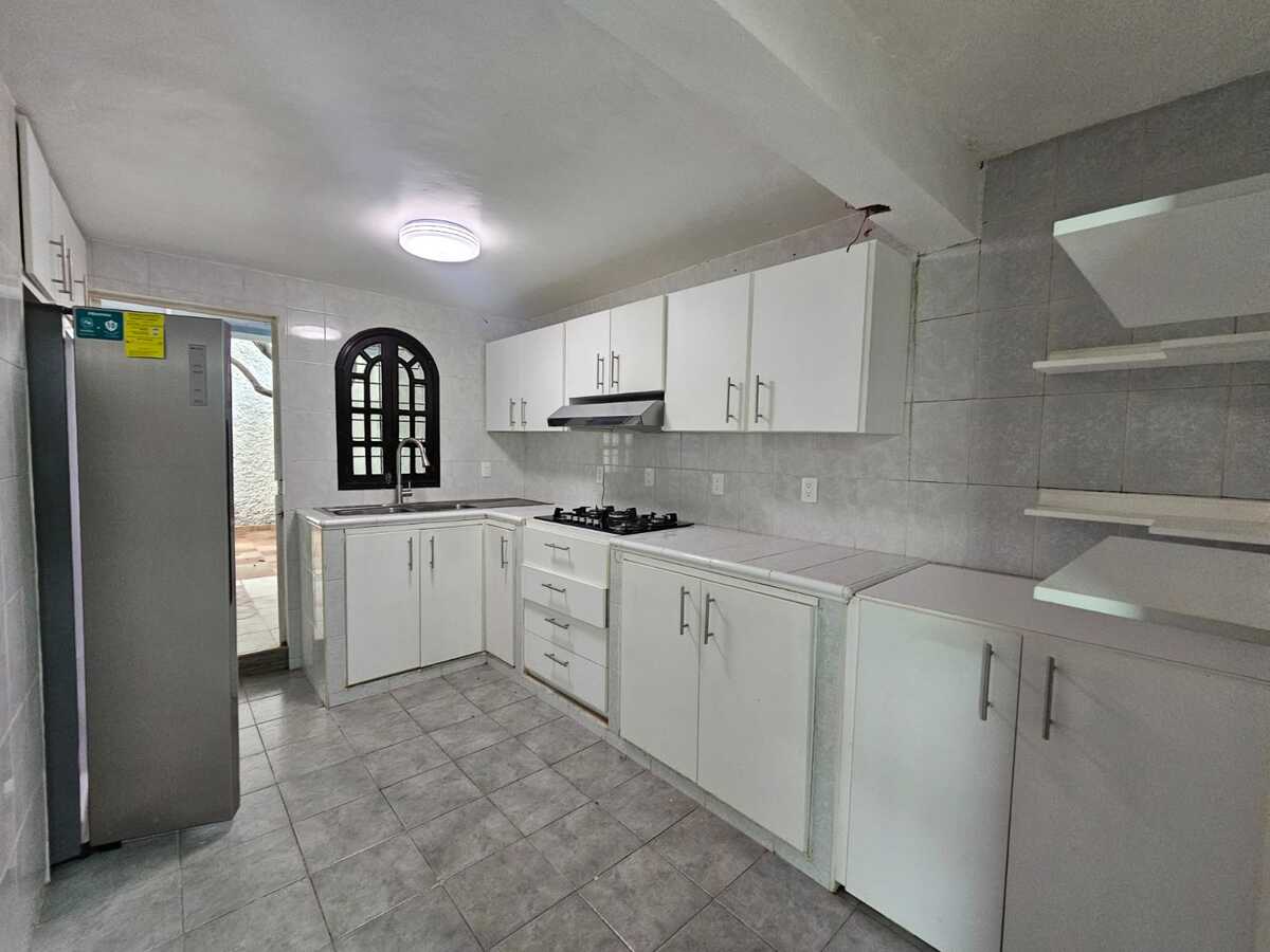 10 de 27: Cocina incluye Refri y estufa