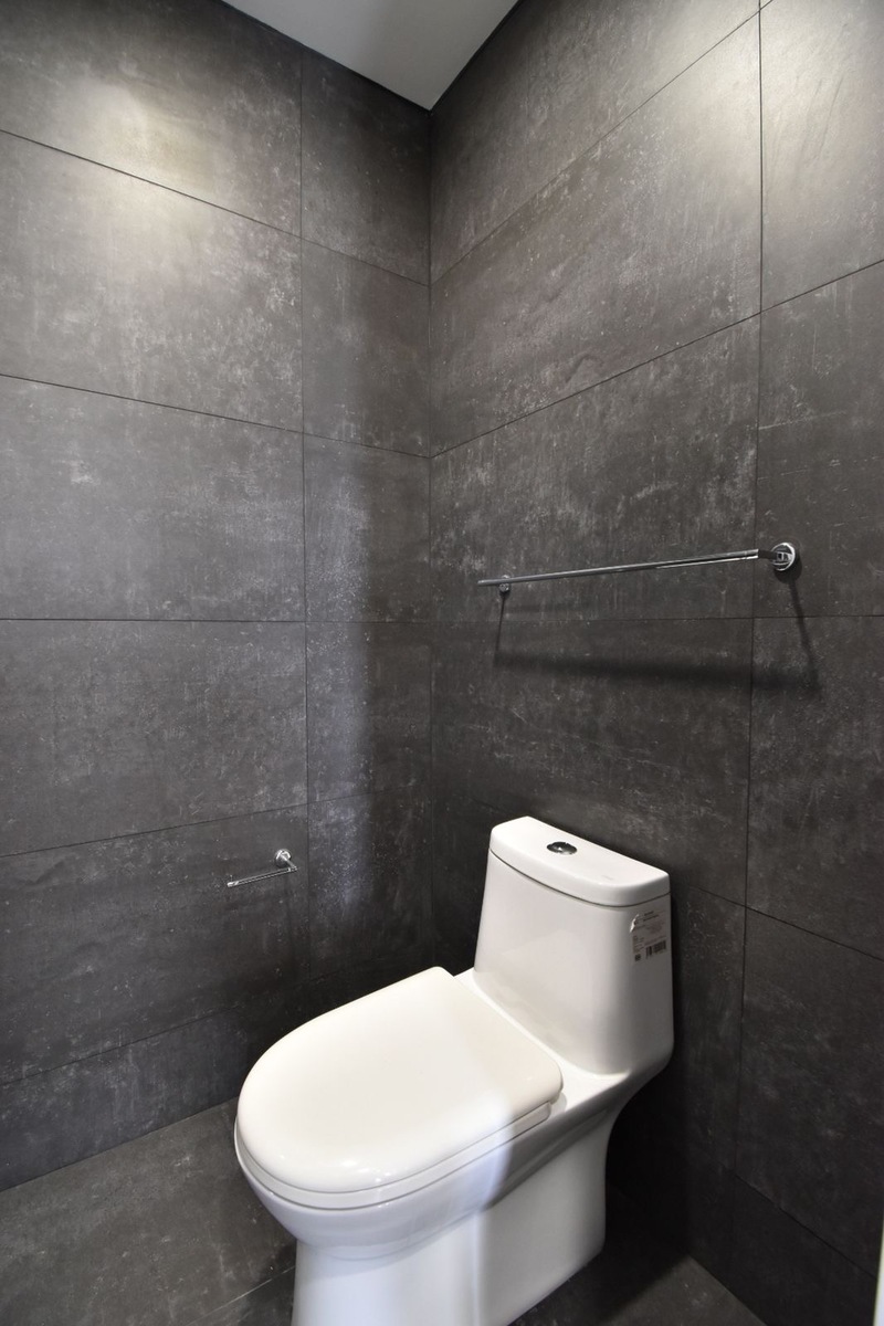 23 of 24: Baño completo