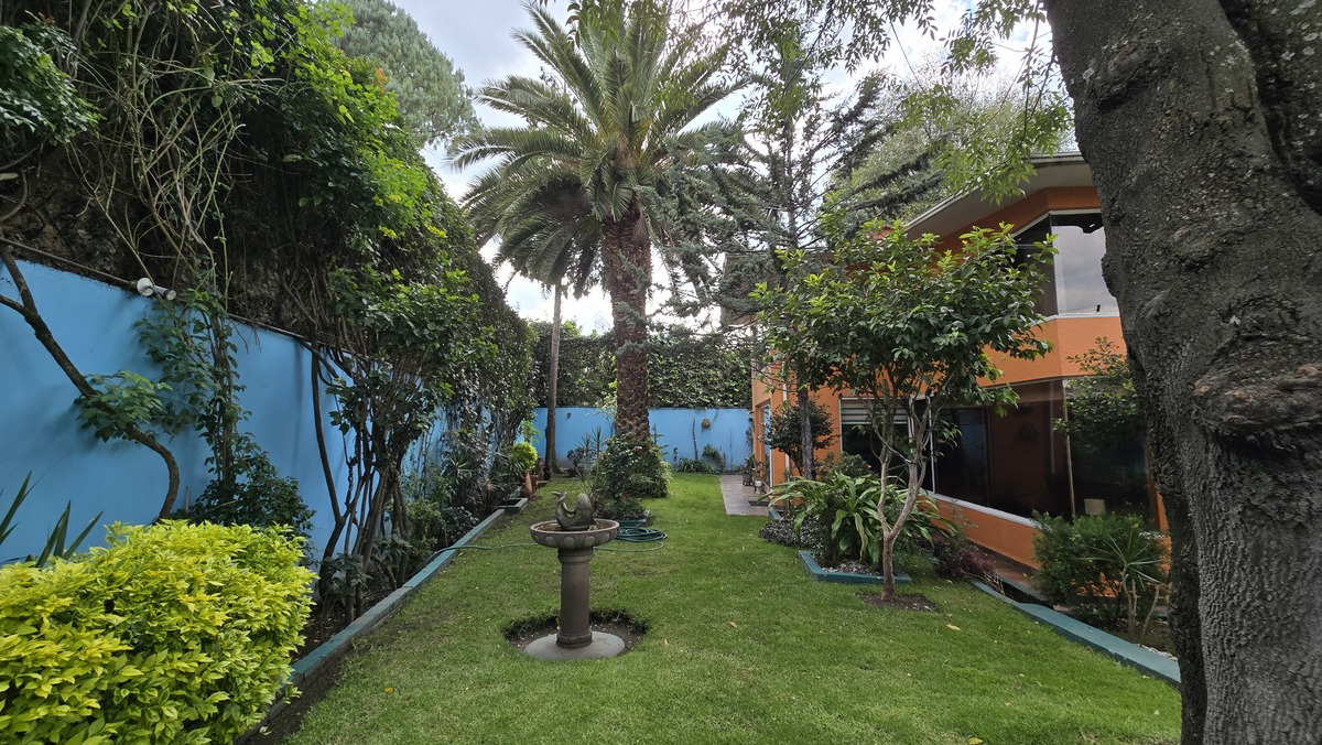 2 of 42: Casa en Venta en Barrio San Francisco Rayo Vende ®
