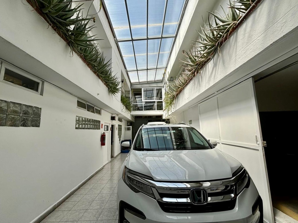 1 of 22: Acceso/estacionamiento