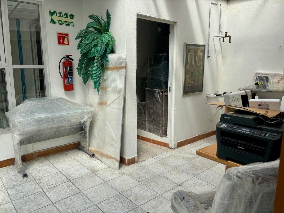 13 of 22: Área de oficinas