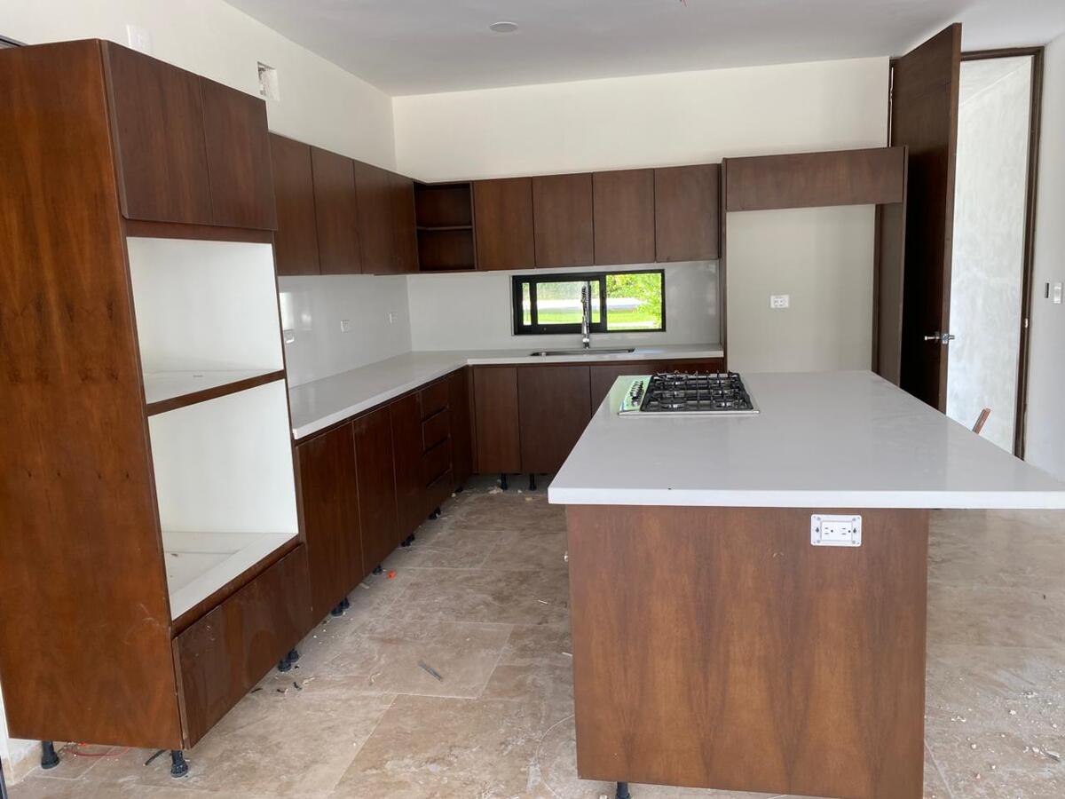 3 of 33: CASA EN VENTA MERIDA NORTE