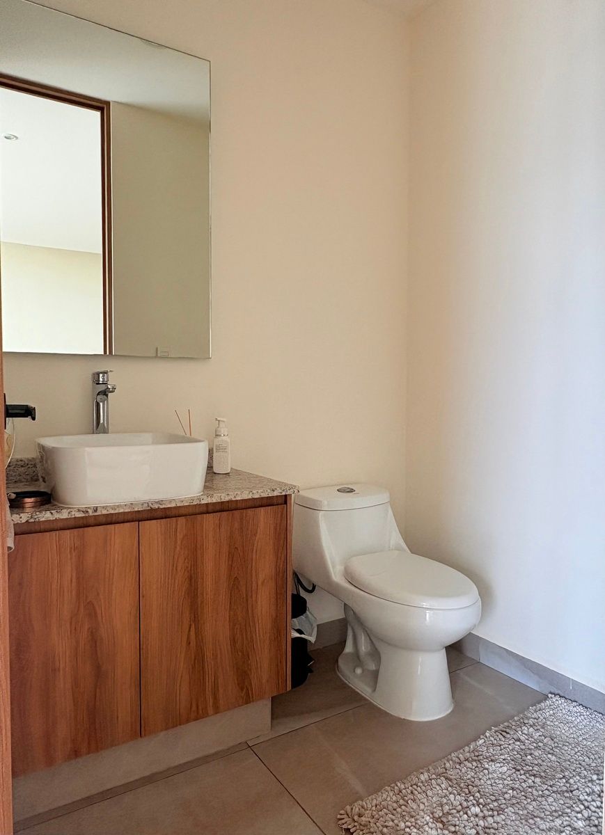 8 de 15: Medio baño