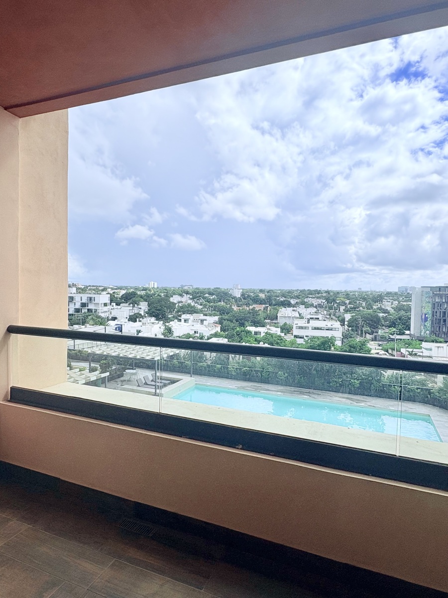 2 of 11: Terraza balcón y VISTA