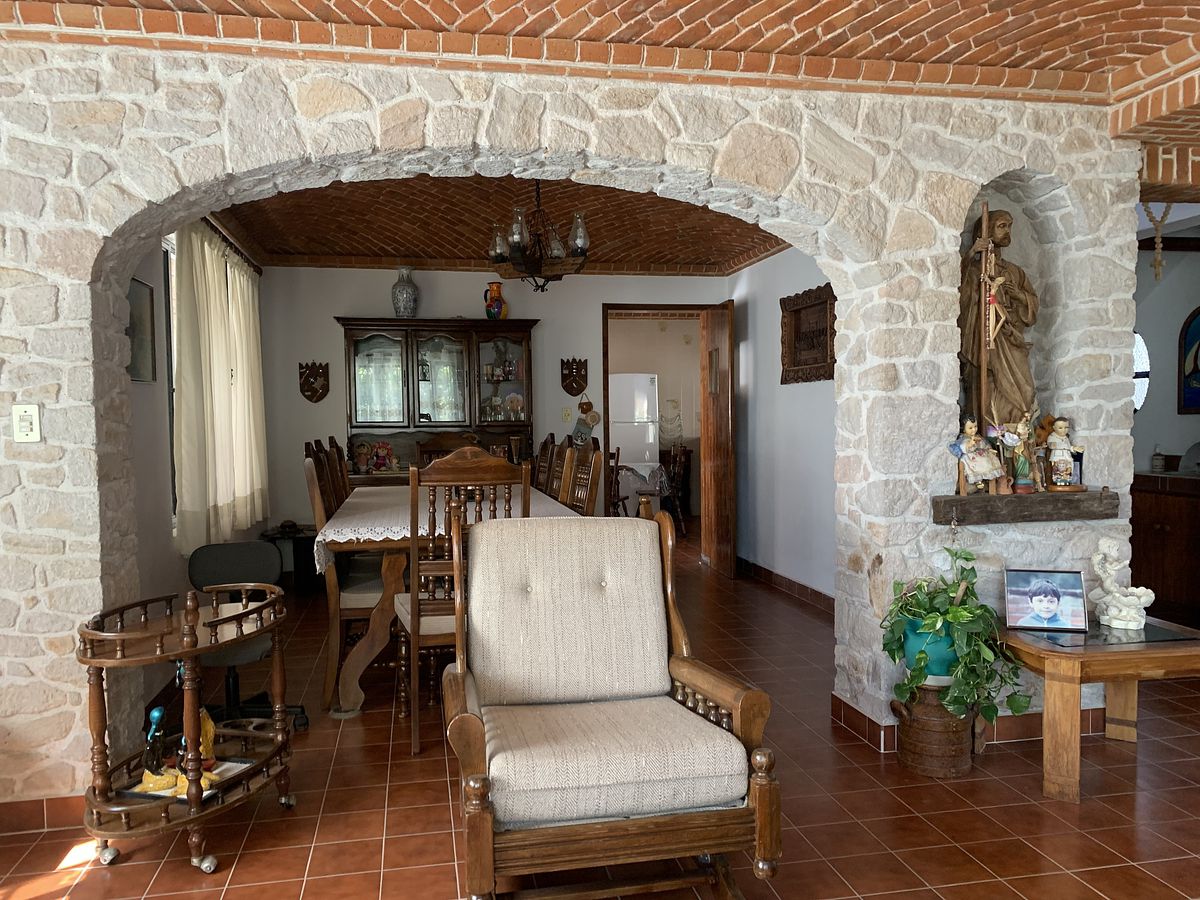 10 of 40: Vista de sde la sala